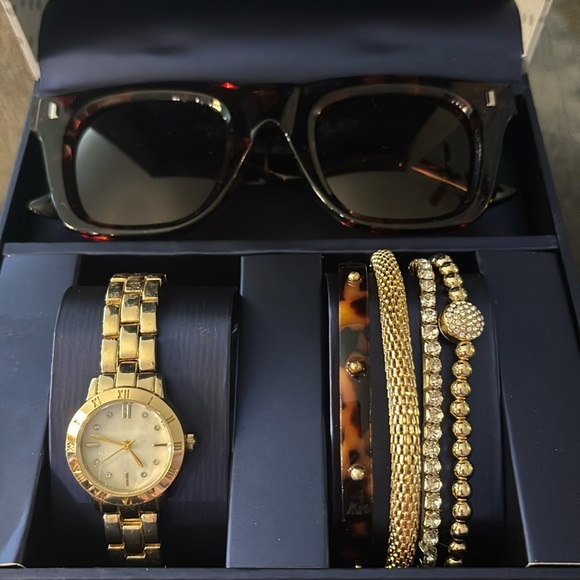 Accessory Gift Set Tortoise Sunglasses Goldtone Watch Bracelets Decorative Box - Picture 1 of 6